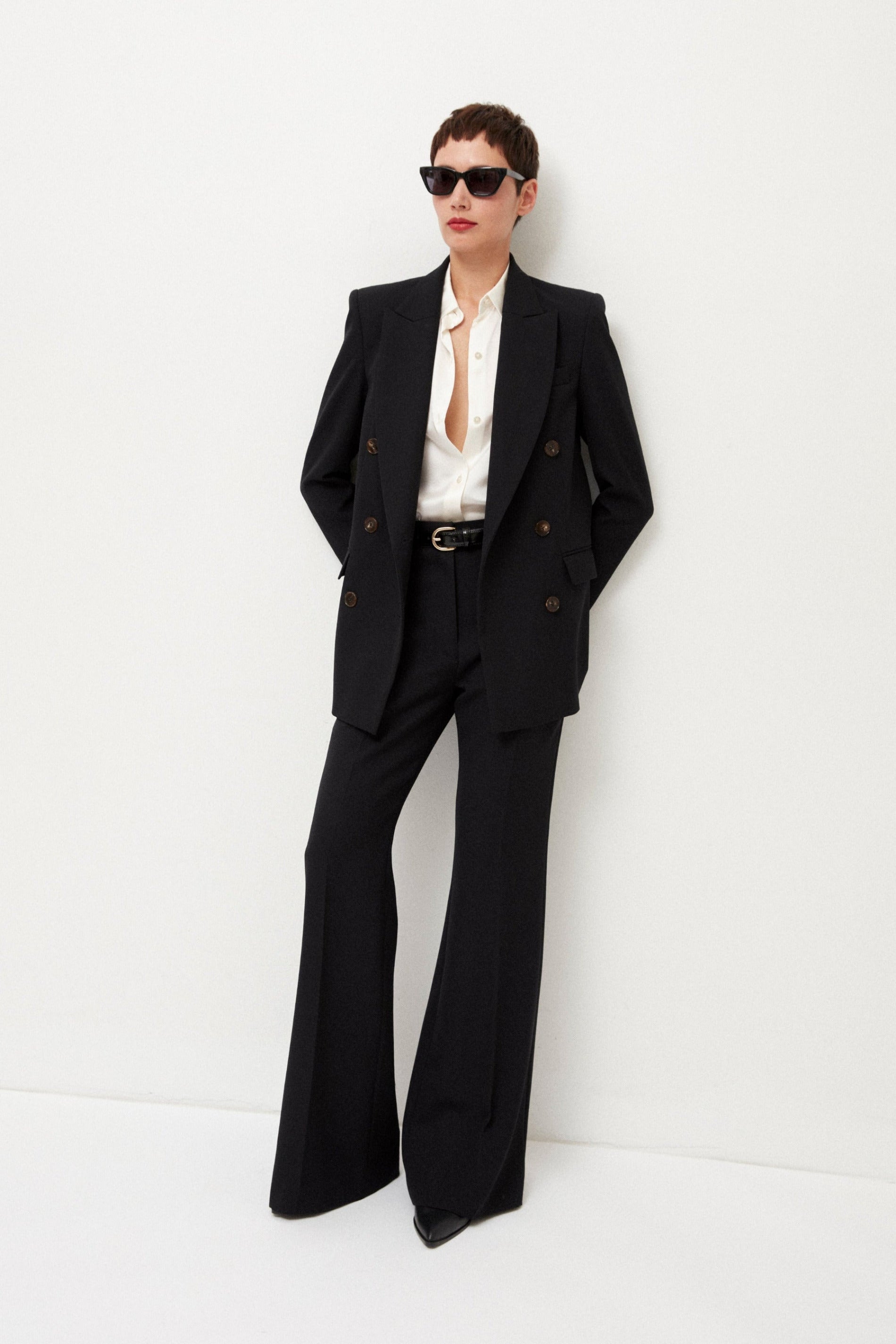 Amalia Blazer in Wool Gabardine Schwarz - ELENA NANCU
Amalia Blazer in Wollgabardine
Schwarz - ELENA NANCU
