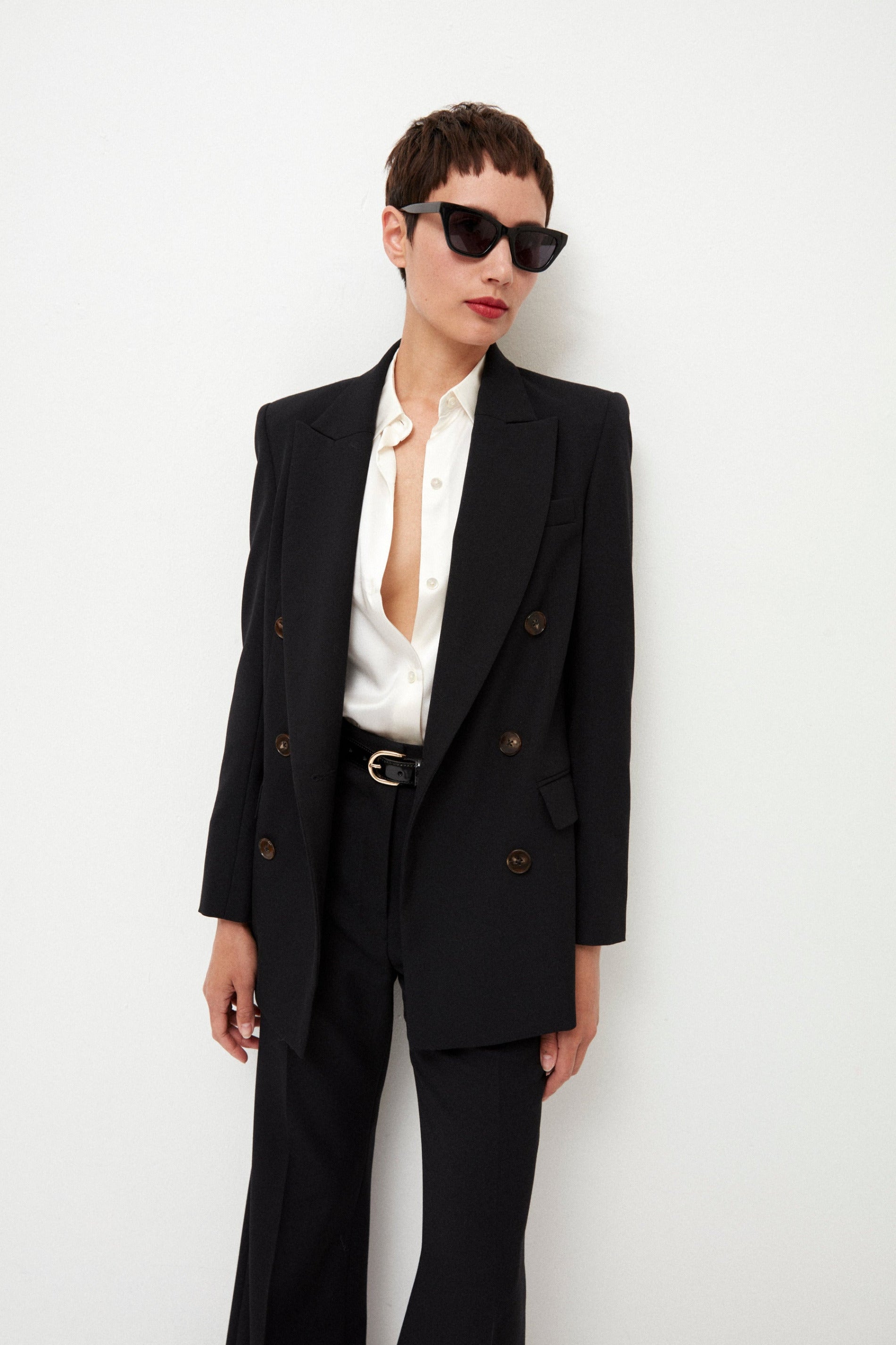 Amalia Blazer in Wool Gabardine Schwarz - ELENA NANCU
Amalia Blazer in Wollgabardine Schwarz - ELENA NANCU