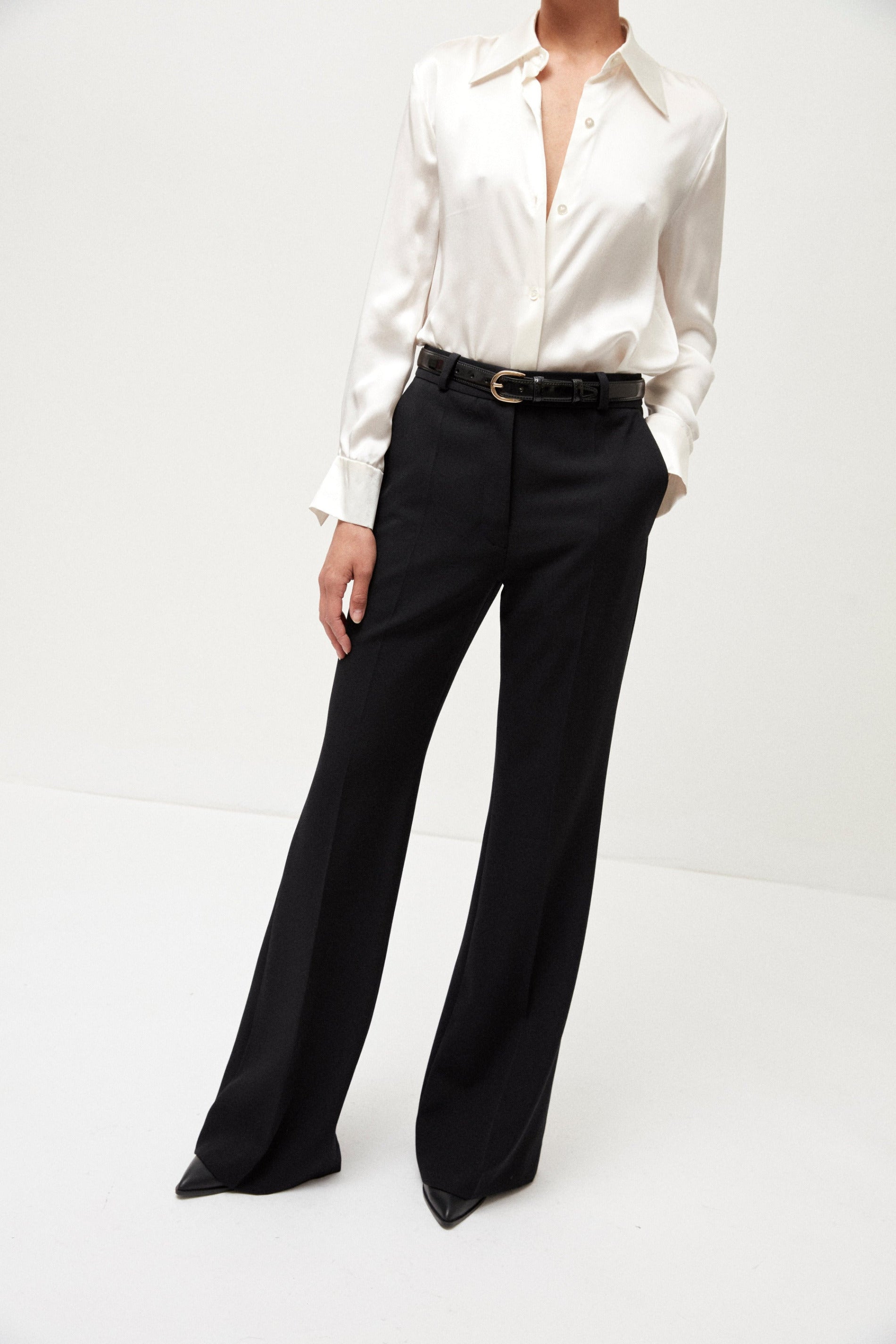 Amalia Trousers in Wool Gabardine Black - ELENA NANCU
Amalia Hose in Wollgabardine Schwarz - ELENA NANCU