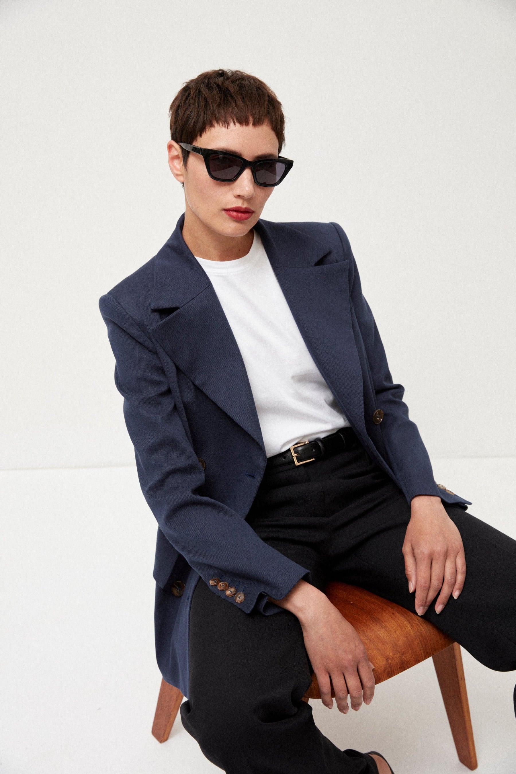 Bella Blazer in Cotton Gabardine Petrol Blue - ELENA NANCU
Bella Blazer in Baumwollgabardine Petrol Blau - ELENA NANCU