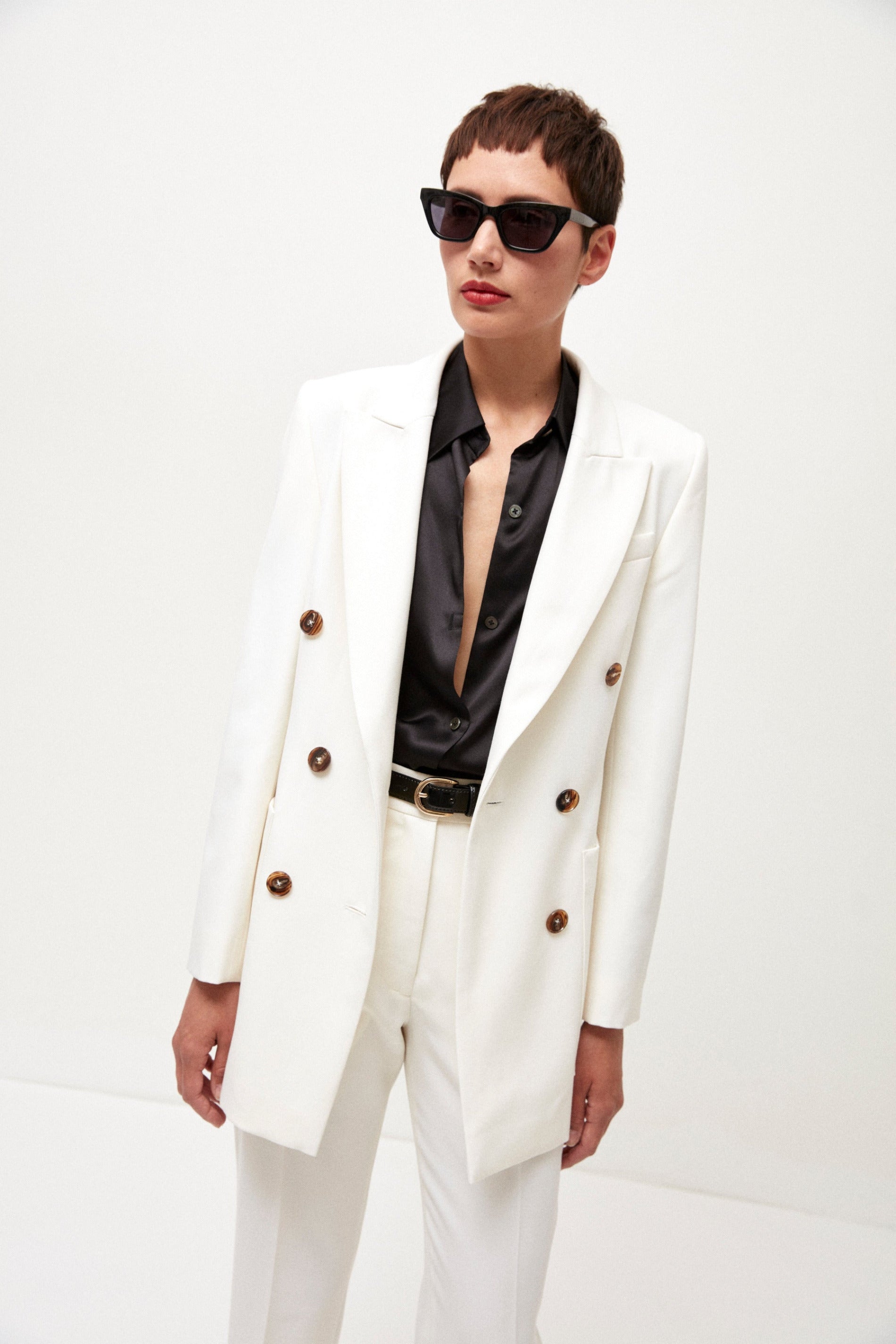 Ines Blazer in Wool Gabardine Off White - ELENA NANCU
Ines Blazer in Wollgabardine Off White - ELENA NANCU