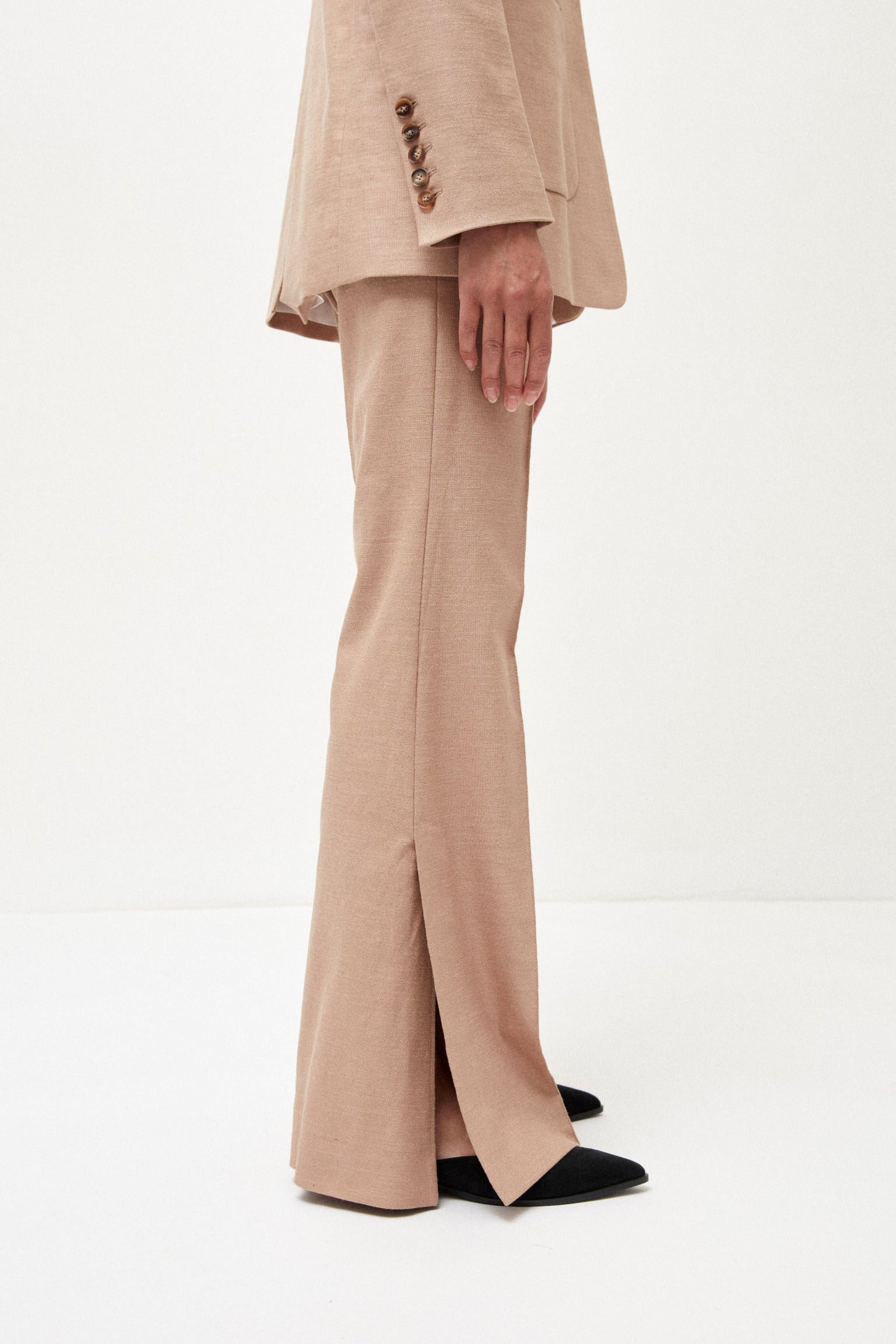 Mila Trousers in Linen Stretch Beige - ELENA NANCU
Mila Hose in Leinen Stretch Beige - ELENA NANCU