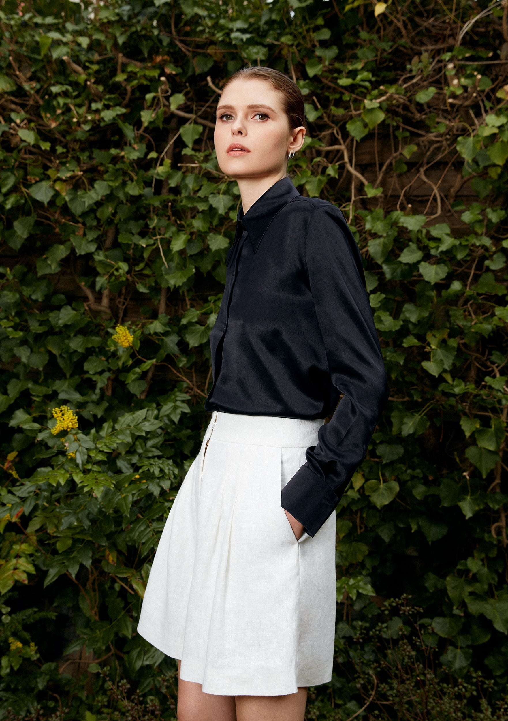Elena Shorts in Linen Off-White